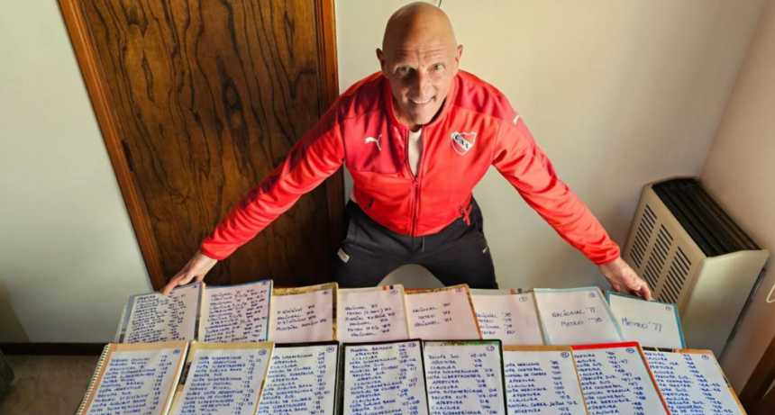 La vida del fanático del fútbol que anota los resultados de todos los partidos desde hace 47 años