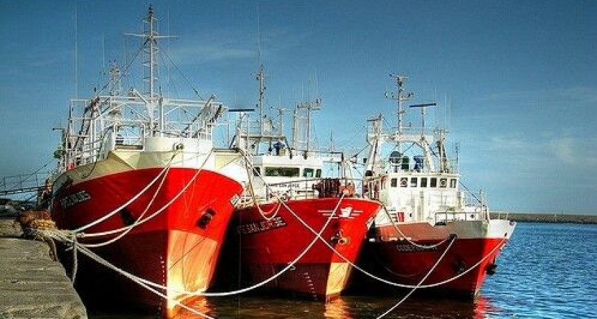 Capitanes de pesca proyectan parar la flota en contra del impuesto al trabajo