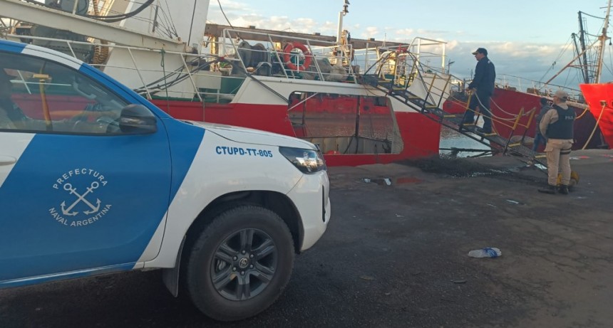 Prefectura de Mar del Plata detectó e incautó marihuana y alcohol en un buque pesquero