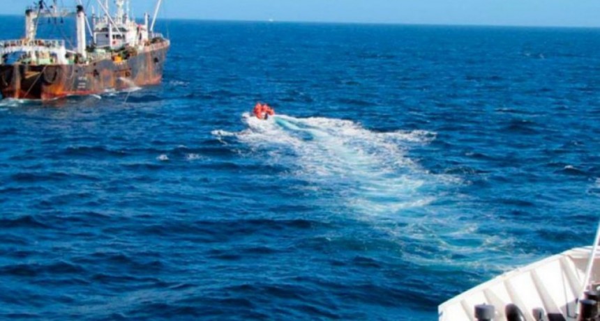 Prohíben pesca de merluza